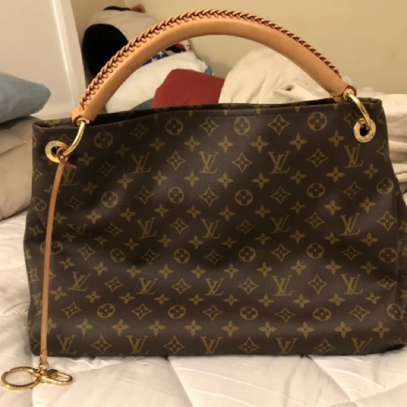 Louis Vuitton Handbags - Louis Vuitton Artsy MM
